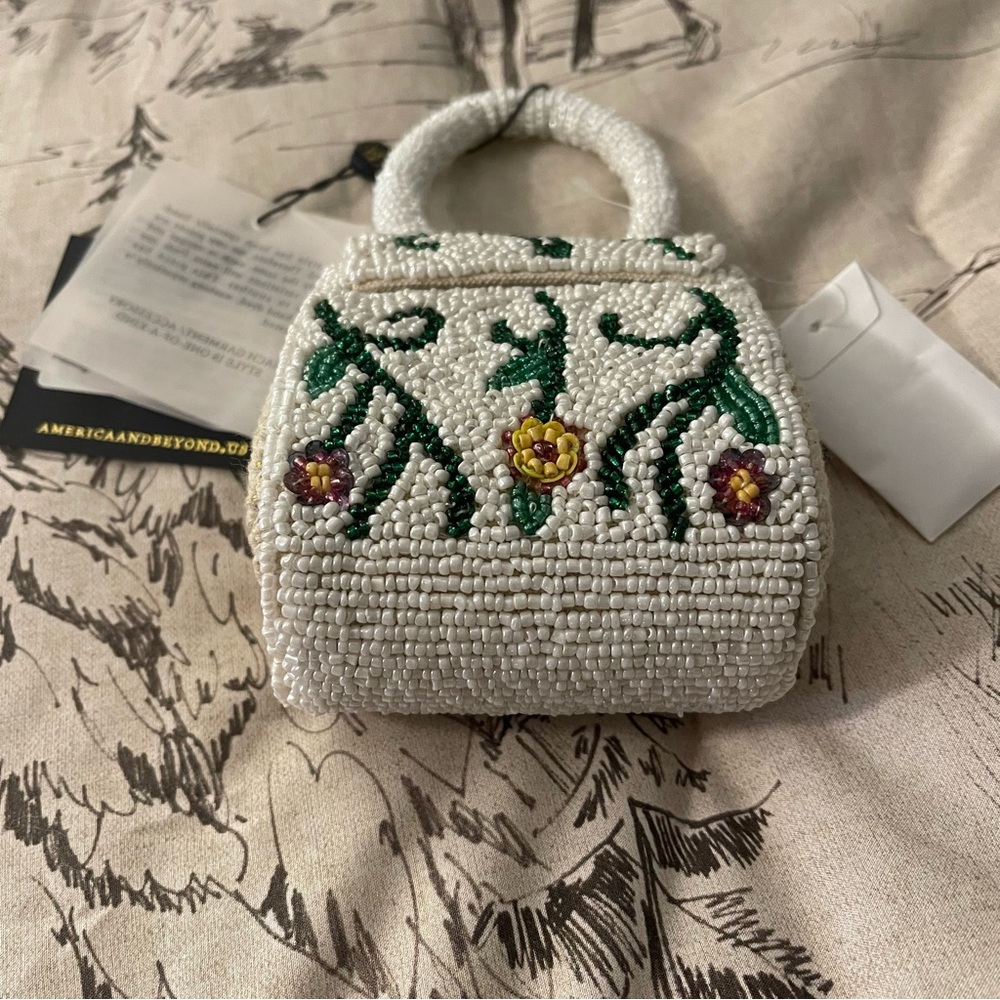 America & Beyond Beaded Floral Microbag - White and Multicolor RARE - Picture 9 of 10
